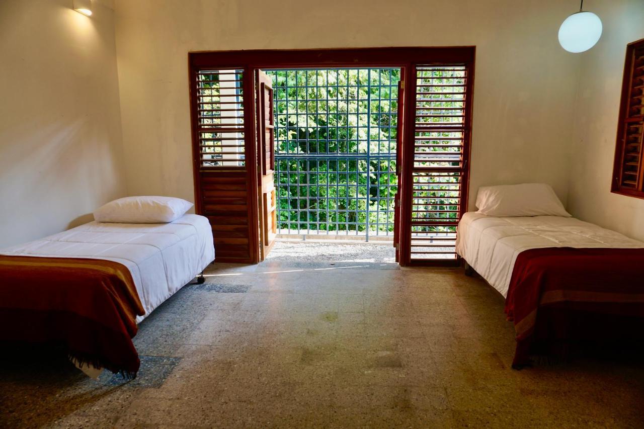 Hostel Gordon Town Kotch Kingston Exterior foto