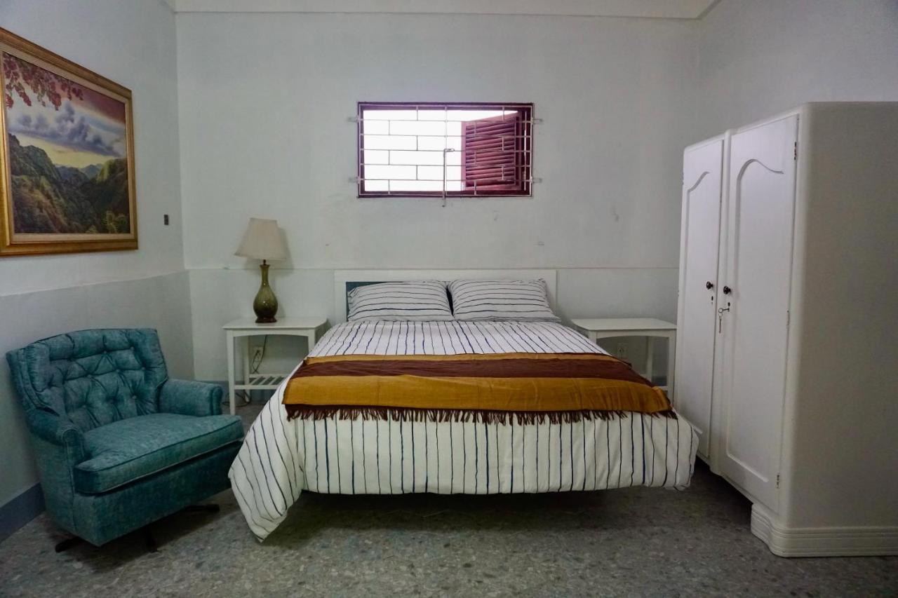 Hostel Gordon Town Kotch Kingston Exterior foto